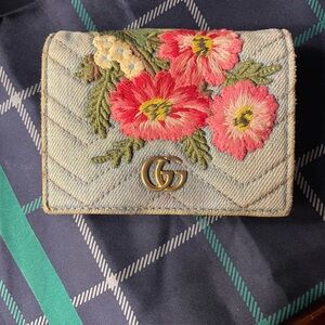GUCCI Marmont Denim Floral Embroidered Compact Wallet